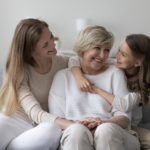 Zęby a menopauza – jak zmiany hormonalne wpływają na zdrowie jamy ustnej? Zęby a menopauza – jak zmiany hormonalne wpływają na zdrowie jamy ustnej?